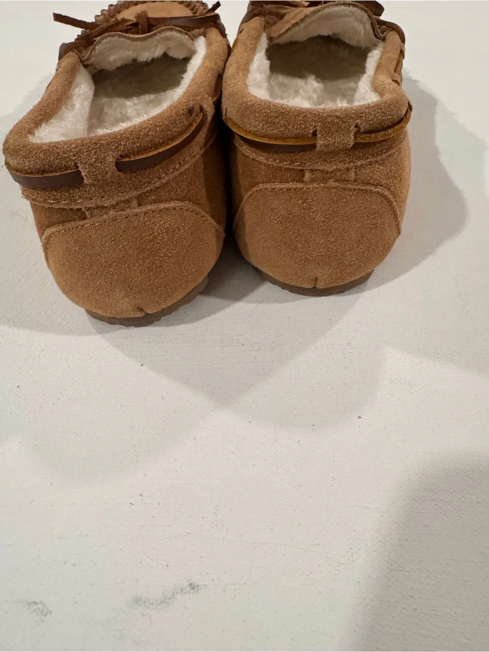 Minnetonka Cally Suede Moccasin Slippers Faux Fur Lined Tan Cinnamon